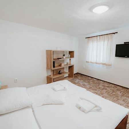 Ard Apartments - Левице Екстериор снимка