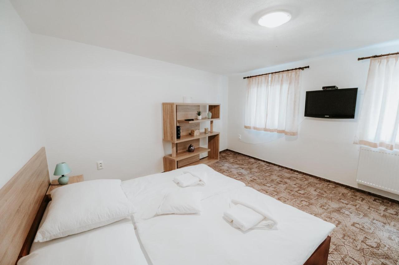 Ard Apartments - Левице Екстериор снимка